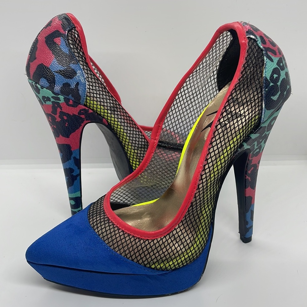 LFL neon pumps!